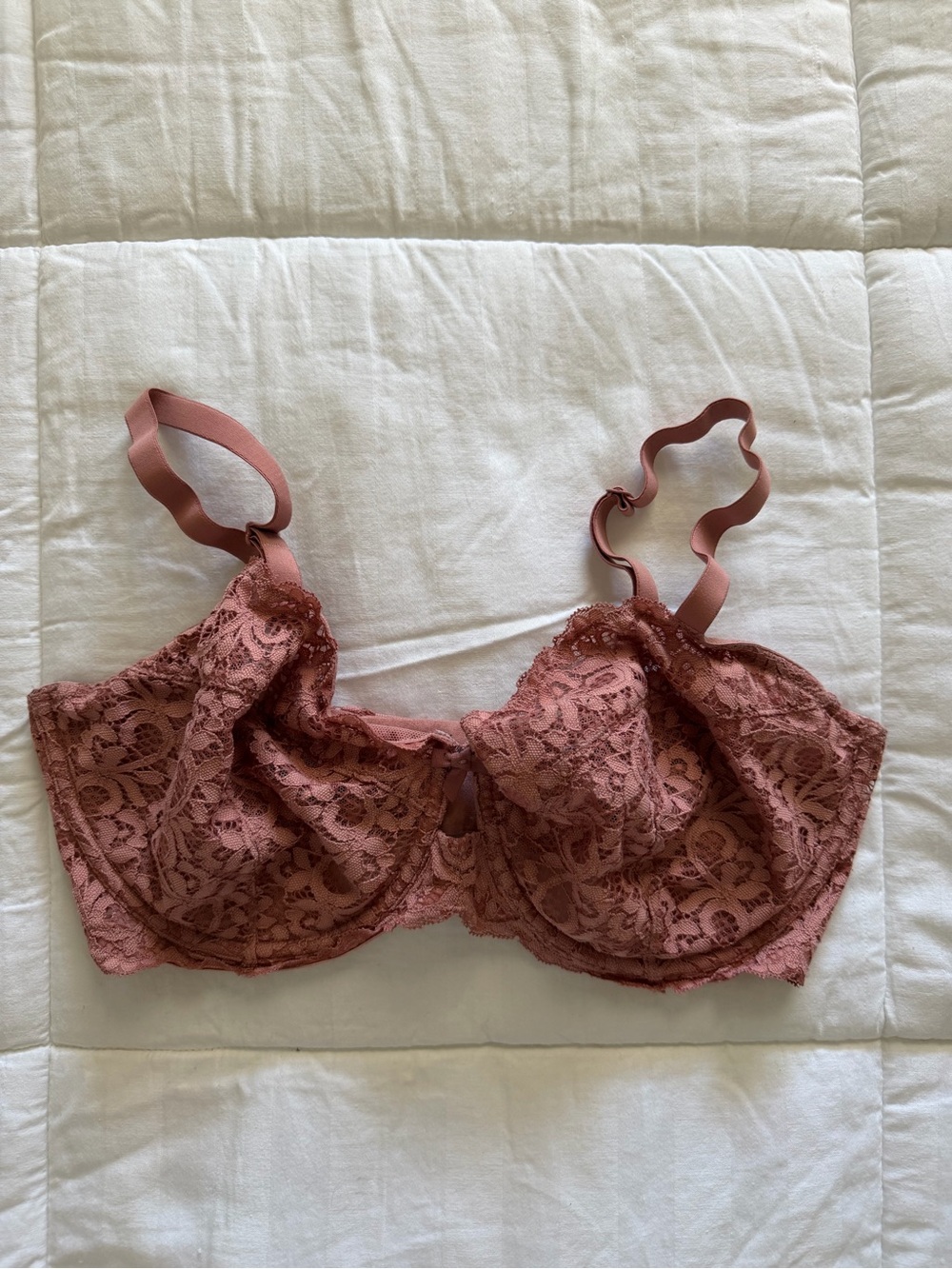 victoria's secret lace underwire bra